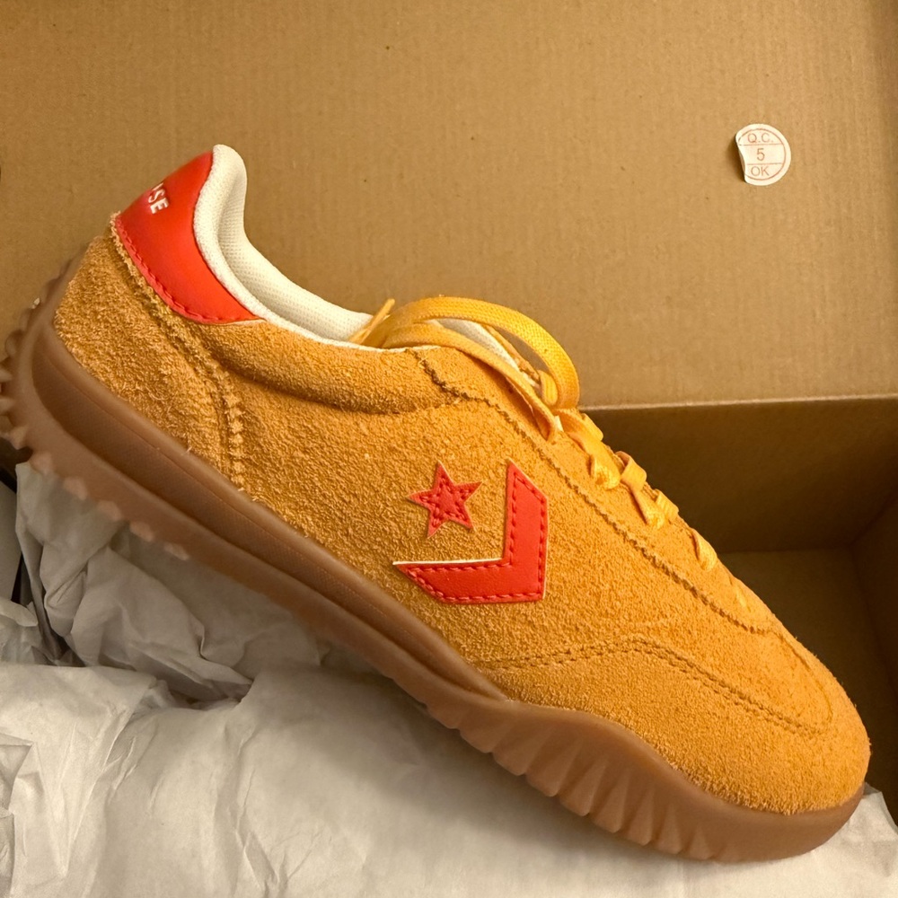 New in Box Converse Run Star Trainer OX | Size 8W/6.5M